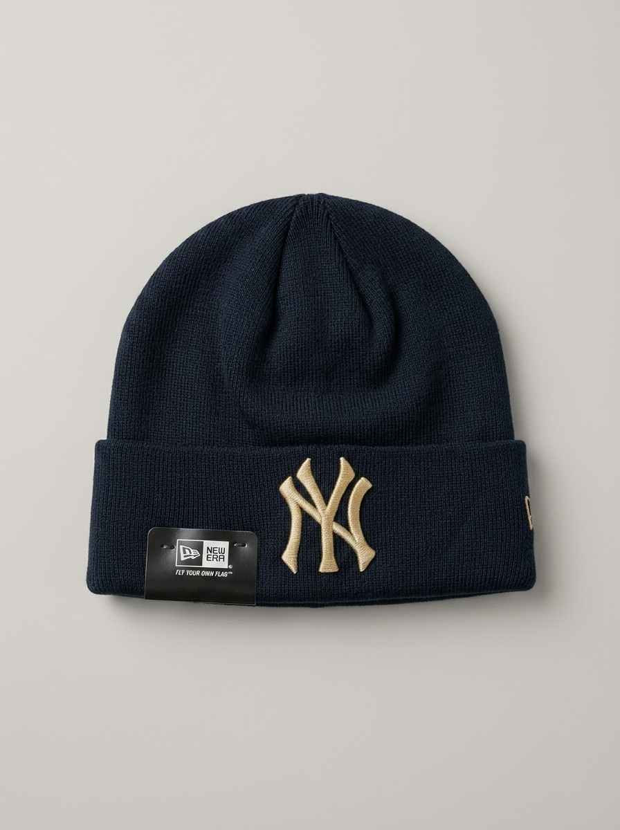 New Era New York Yankees Gold Logo Black Beanie