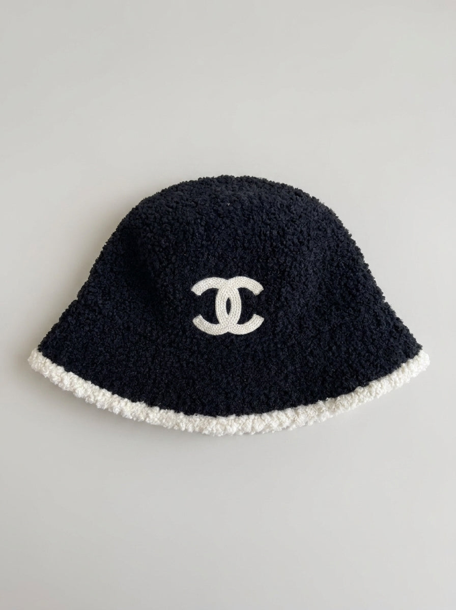 Soft Texture Winter Black and White Bucket Hat