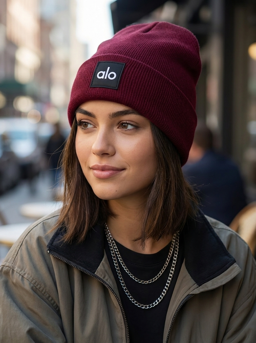 Alo Yoga Unisex Everyday Performance Burgundy Beanie